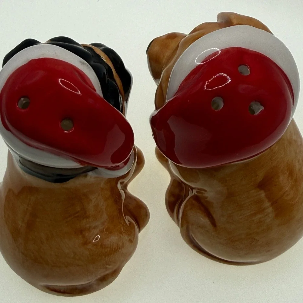 Christmas Puppy Dog Salt and Pepper Shakers Set Pug Golden Retriever Santa Hats